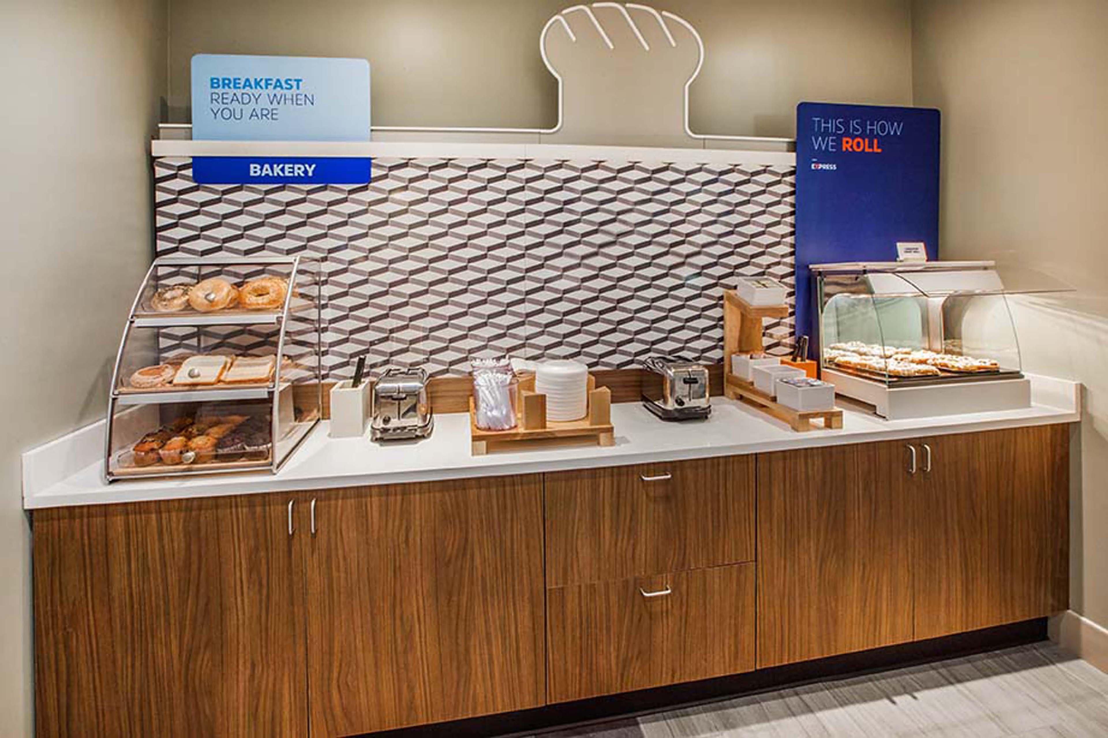 Holiday Inn Express & Suites Austin Nw - Four Points By Ihg Extérieur photo